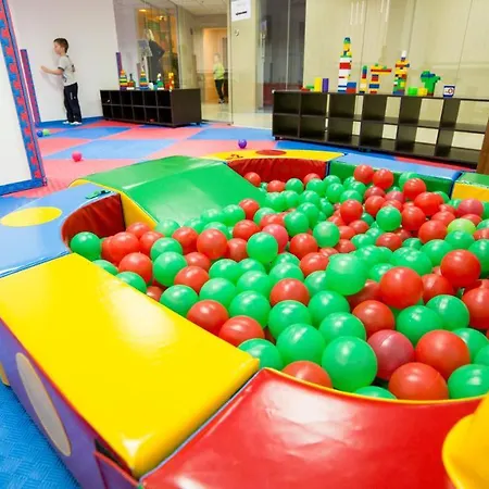 Lisova Pisnia אתר נופש 2*